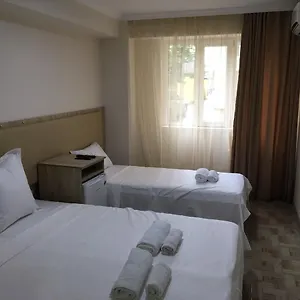 Femi Ji Батуми